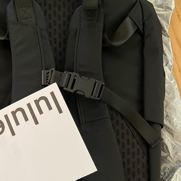 NWT LULULEMON Cruiser Backpack 23L  BLACK TRAVEL perfect brand new w all tags - Picture 12 of 14
